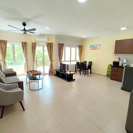 Jojo Homestay Tiara Residence Десару Екстериор снимка