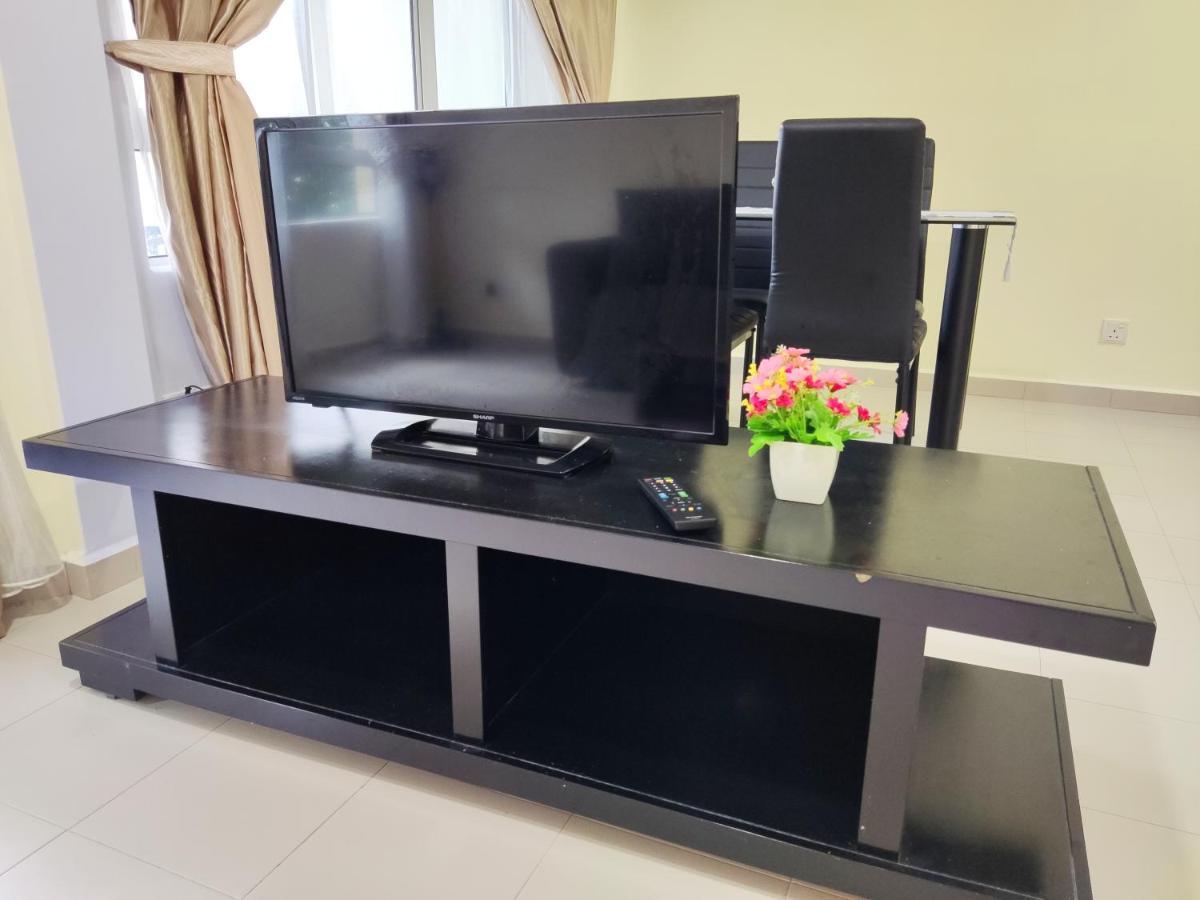 Jojo Homestay Tiara Residence Десару Екстериор снимка
