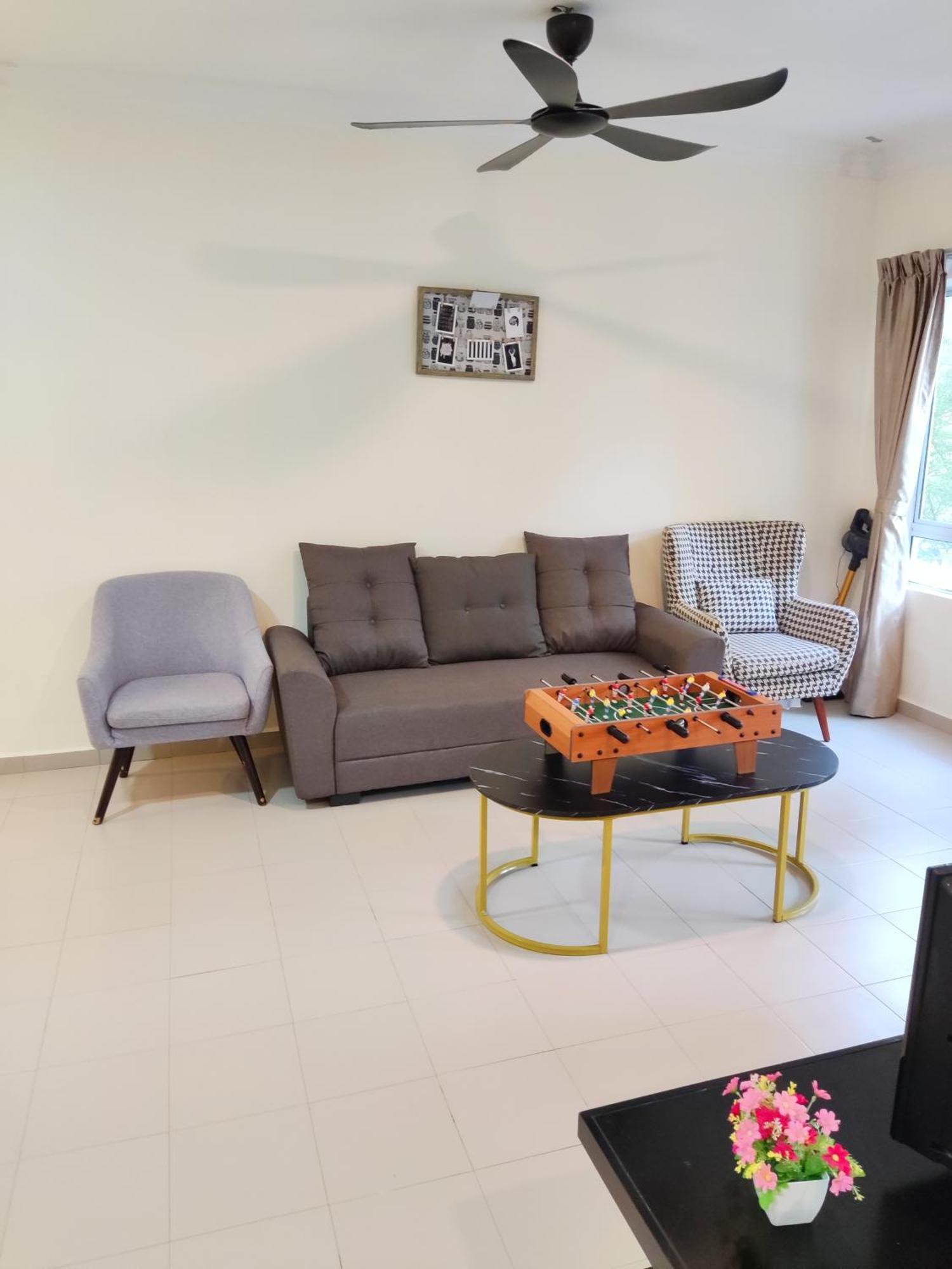 Jojo Homestay Tiara Residence Десару Екстериор снимка